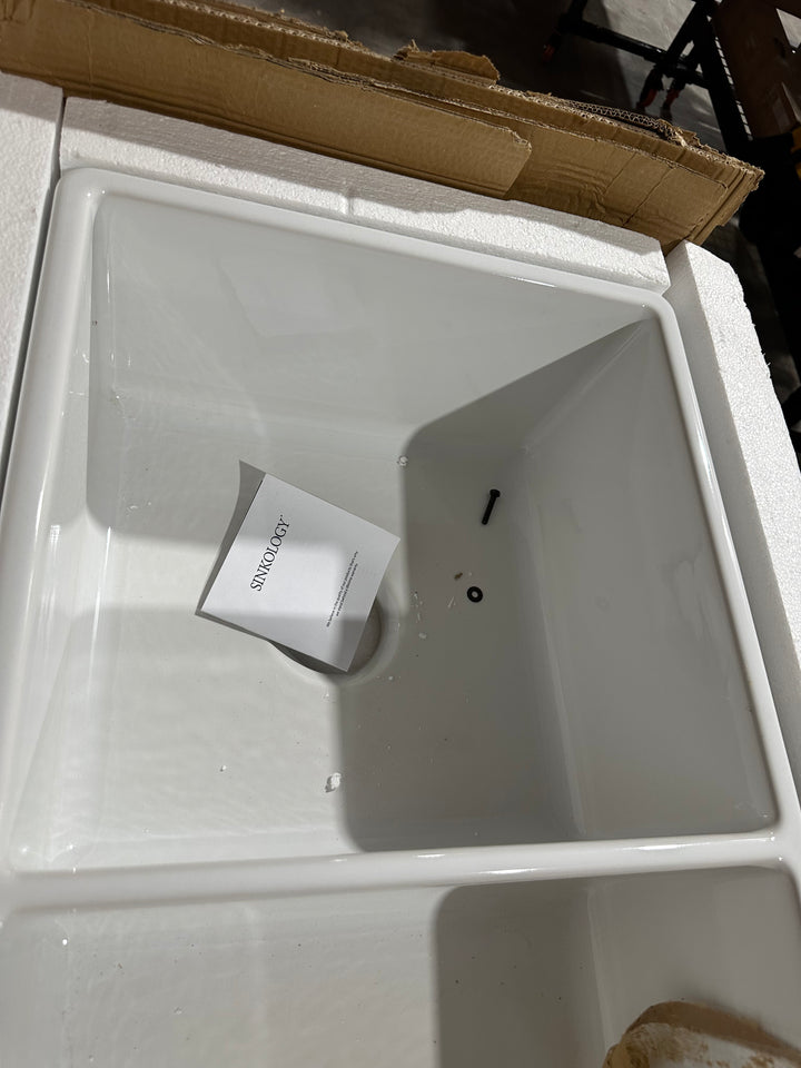SINKOLOGY Bradstreet II 33 in. Farmhouse Apron Front Undermount Double Bowl Crisp White Fireclay Kitchen Sink