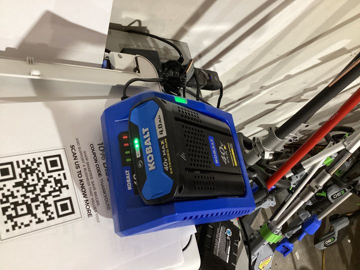 Desbrozadora de hilo Kobalt de 40 V máx., 15 pulgadas, con eje recto y batería de 4 Ah (batería y cargador incluidos) (caja abierta)