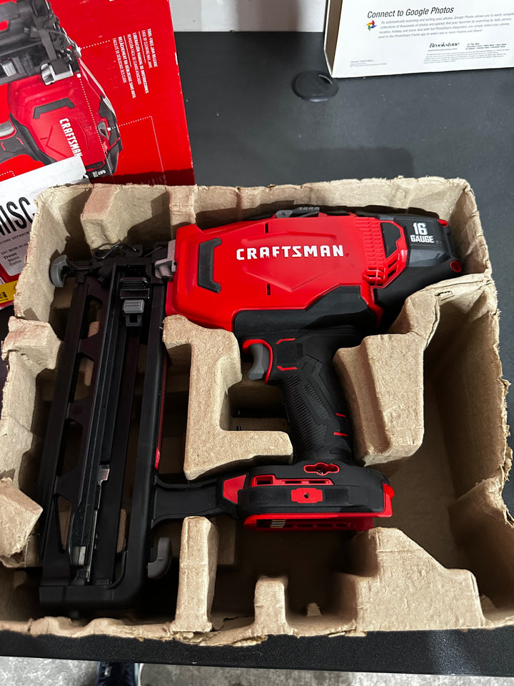 CRAFTSMAN V20 2-1/2-in 16-Gauge Cordless Straight Finish Nailer (Battery Not Included and Charger Not Included) (used)