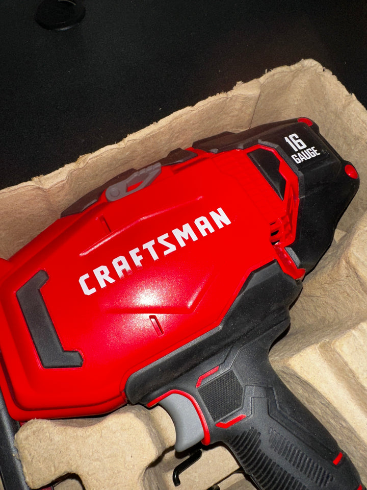 CRAFTSMAN V20 2-1/2-in 16-Gauge Cordless Straight Finish Nailer (Battery Not Included and Charger Not Included) (used)