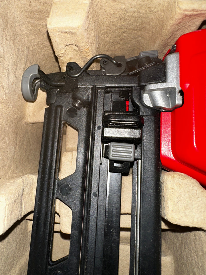 CRAFTSMAN V20 2-1/2-in 16-Gauge Cordless Straight Finish Nailer (Battery Not Included and Charger Not Included) (used)