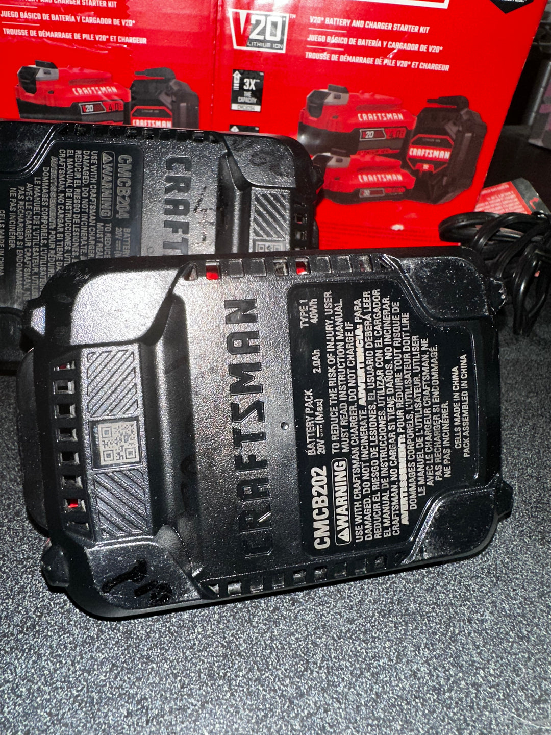 CRAFTSMAN V20 20 -Volt 2 -Pack Lithium-ion ( 4 Ah 2 Ah Battery and Charger ) (used)