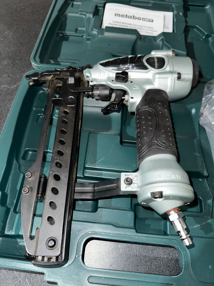 Metabo HPT 18 -Gauge 1/4-in Narrow crown Finish Pneumatic Stapler (Used)