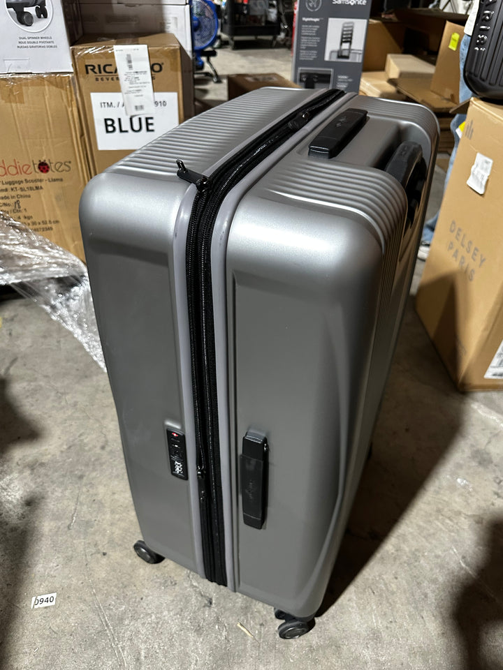 Samsonite Blackstone 2-piece Hardside Expandable Spinner Luggage Set (used)
