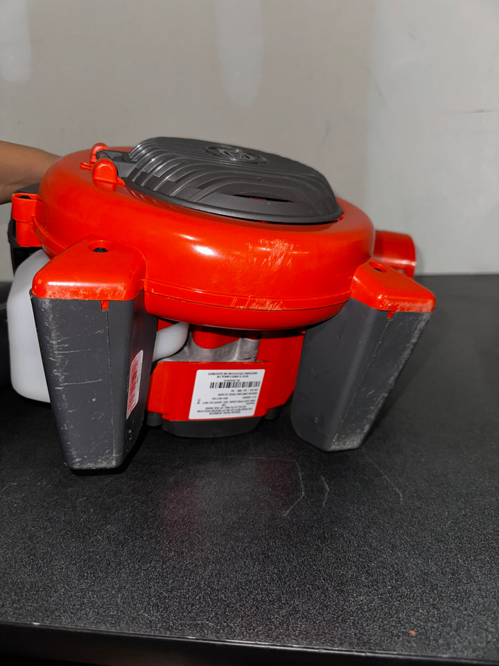Husqvarna 125B 28-cc 2-cycle 470-CFM 170-MPH Gas Handheld Leaf Blower (USED)