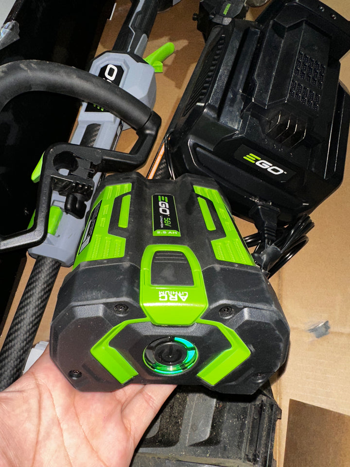 EGO POWER+ POWERLOAD with Carbon Fiber Shaft 56-volt 16-in Telescopic Shaft Battery String Trimmer 2.5 Ah (Battery Included) (Charger Included) (USED)