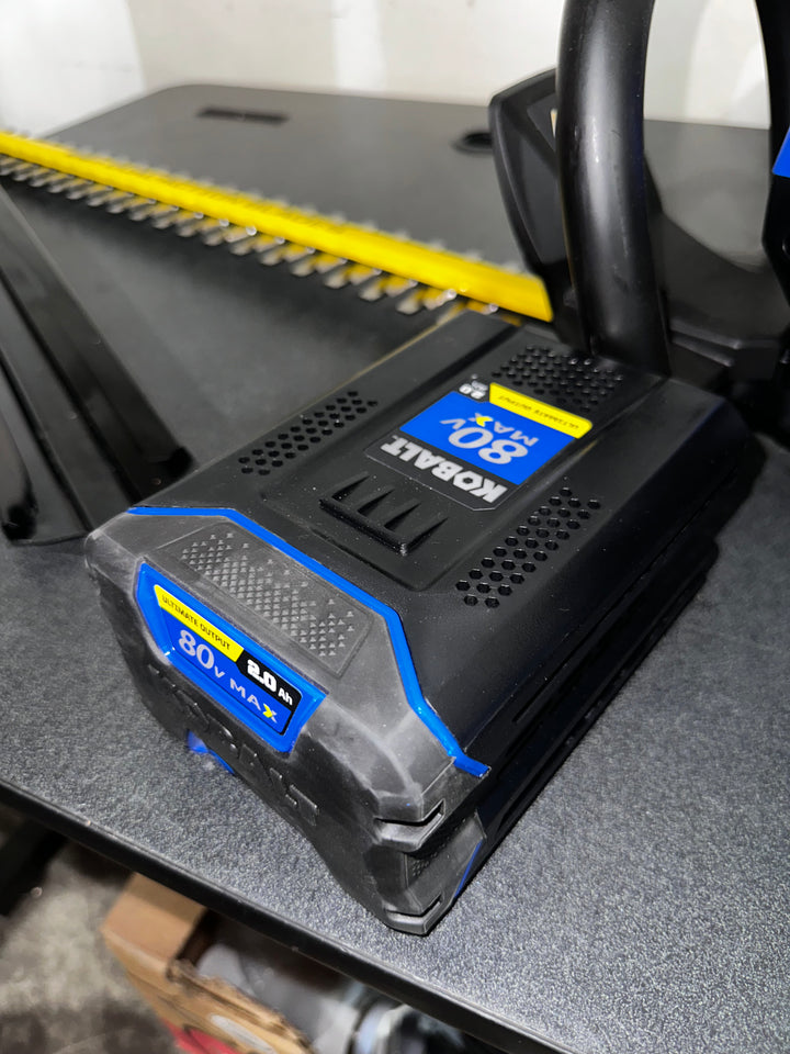 Kobalt 80-volt 26-in Battery Hedge Trimmer 2 Ah Battery Included , Charger Included (used)