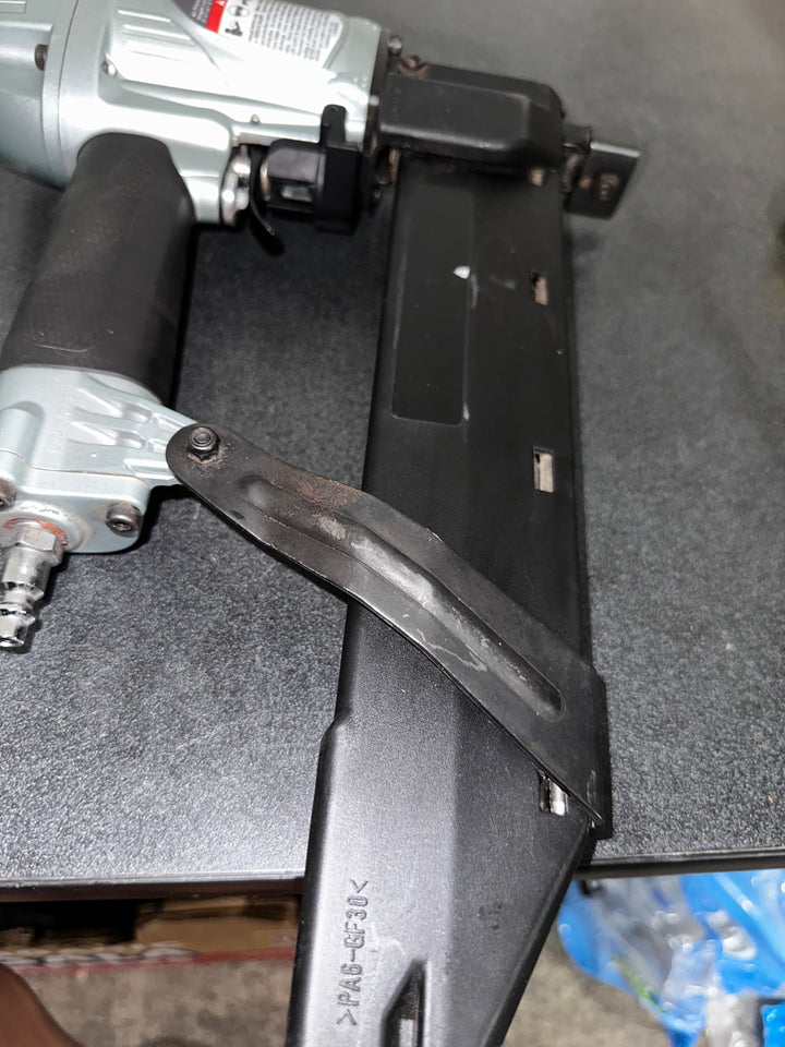 Metabo HPT 16 -Gauge 7/16-in Medium crown Construction Pneumatic Stapler (USED)(bare tool)