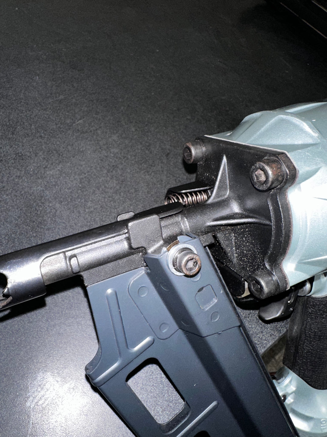 Metabo HPT 3-1/4-in 21 -Degree Pneumatic Roundhead Framing Nailer (bare tool) (USED)