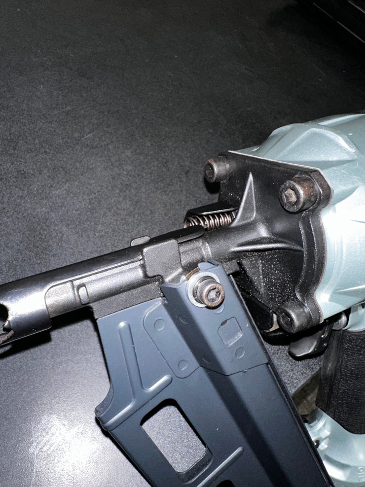 Metabo HPT 3-1/4-in 21 -Degree Pneumatic Roundhead Framing Nailer (bare tool) (USED)