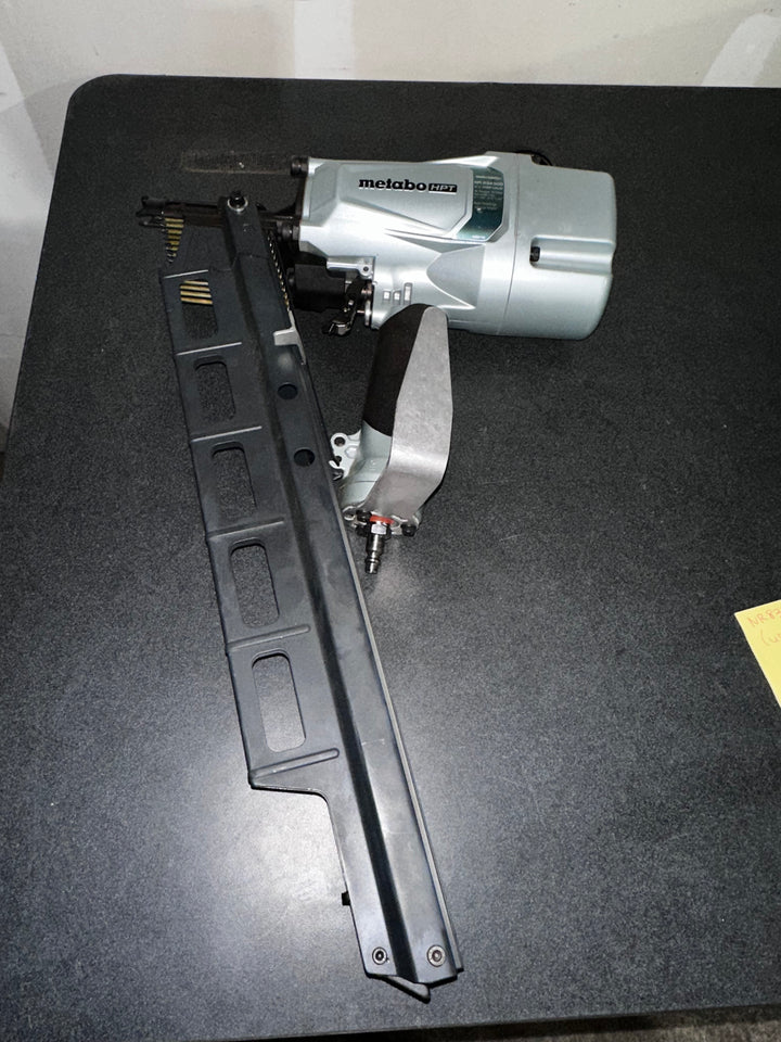 Metabo HPT 3-1/4-in 21 -Degree Pneumatic Roundhead Framing Nailer (bare tool) (USED)