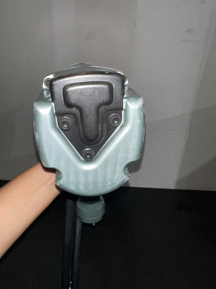 Clavadora neumática de cabeza redonda Metabo HPT de 3-1/4 pulgadas y 21 grados (usada)