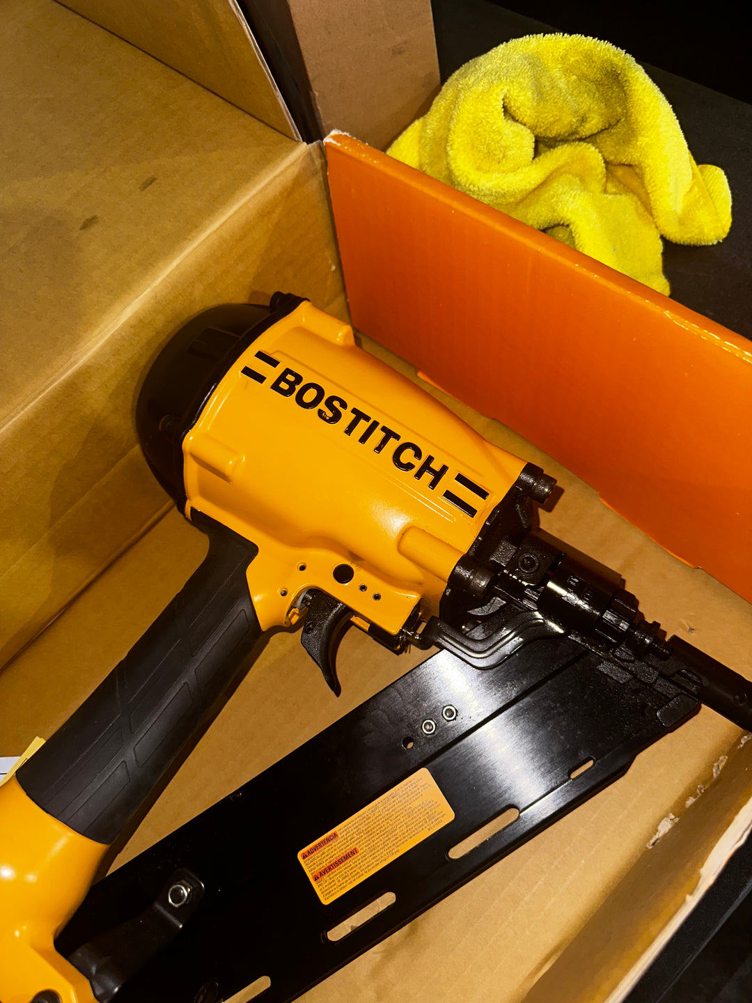 BOSTITCH Framing Nailer, Wire Weld, 28 Degree, 2 to 3-1/4-Inch, Pneumatic (USED)