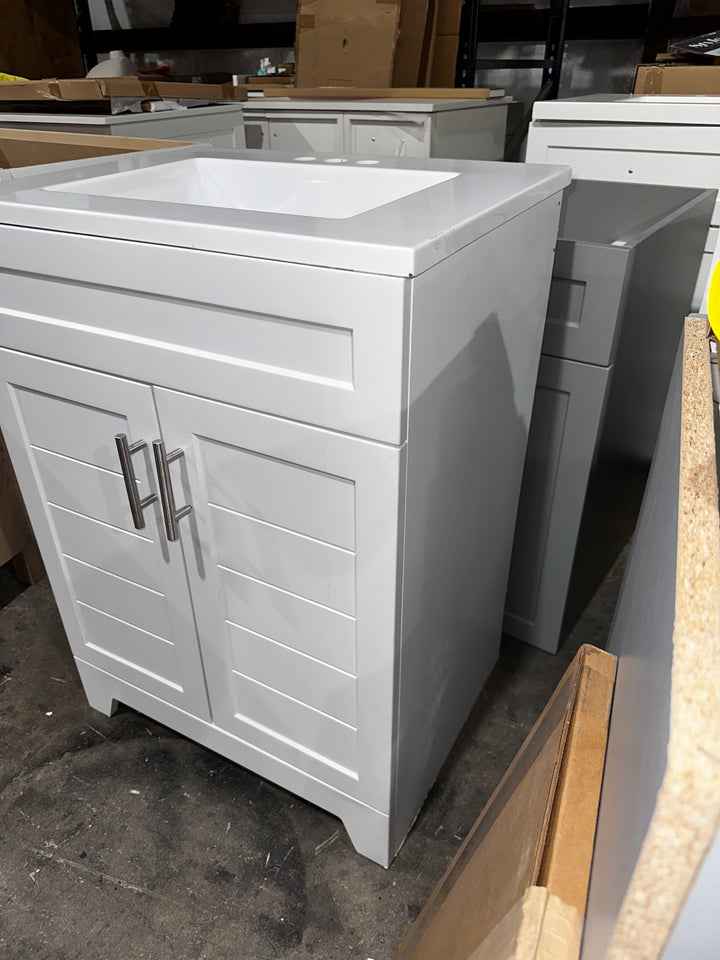 Style Selections Kirkman 24-in True White Single Sink Bathroom Vanity with White Cultured Marble Top (Mirror Included) (damaged)