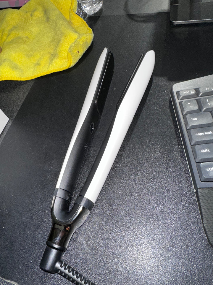 ghd Platinum+ Flat Iron (1 inch plate) White (USED)