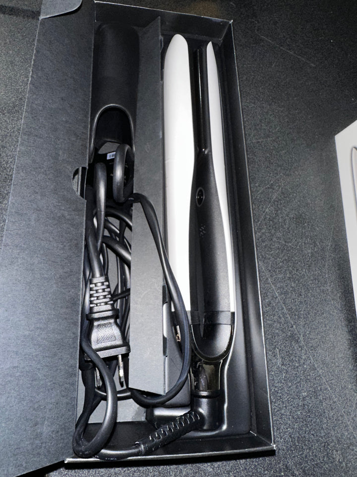ghd Platinum+ Flat Iron (1 inch plate) White (USED)