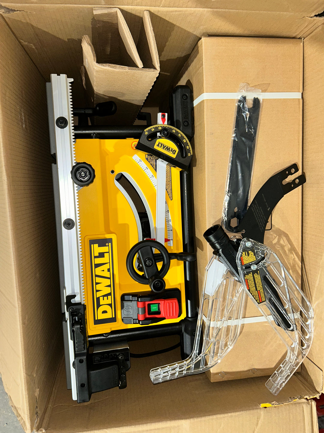 DEWALT 10-in 15 -Amp Portable Jobsite Table Saw with Foldable Rolling Stand (OPEN BOX)