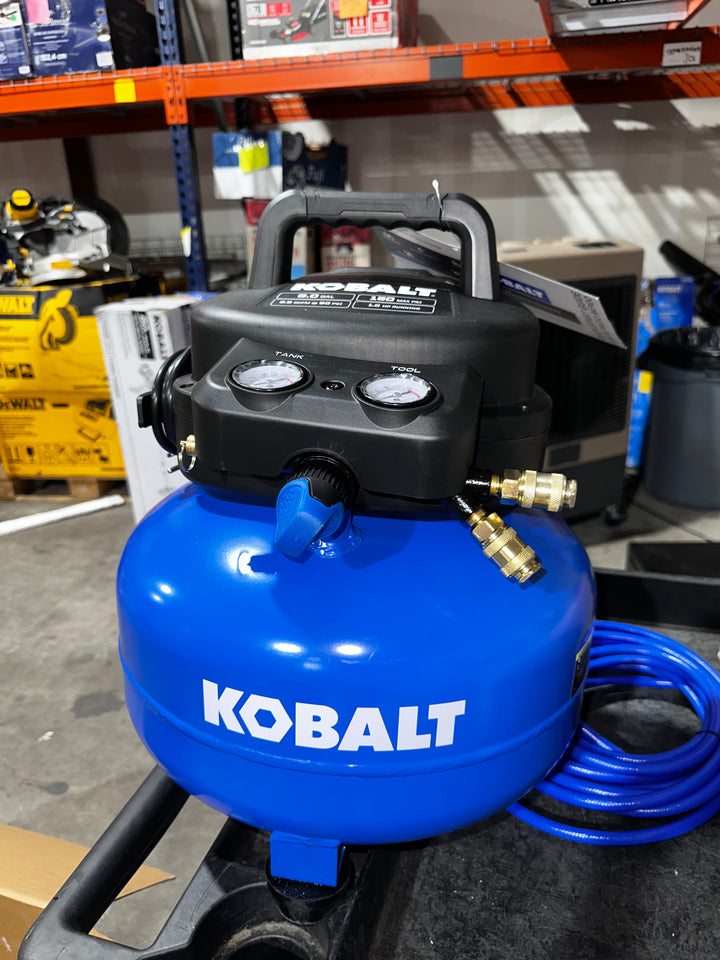 Compresor de aire eléctrico portátil Kobalt de 6 galones y 150 PSI con accesorios incluidos