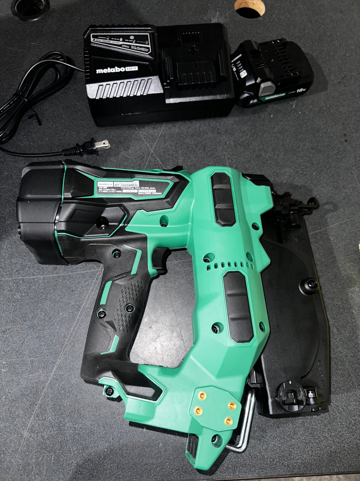 Metabo HPT MultiVolt 2-1/2-in 16 -Gauge Cordless Straight Finish Nailer ( Battery Included ) (USED)(NO BOX)
