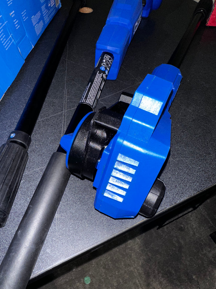 Motosierra de pértiga a batería Kobalt Gen4 de 40 voltios y 10 pulgadas y 2 Ah (batería y cargador incluidos)