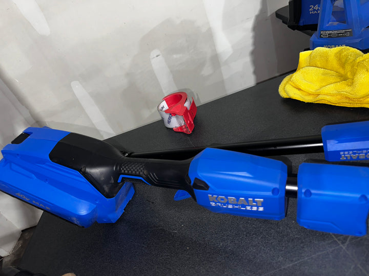 Motosierra de pértiga a batería Kobalt Gen4 de 40 voltios y 10 pulgadas y 2 Ah (batería y cargador incluidos)