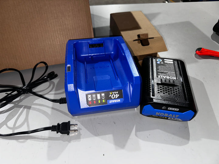 Desbrozadora de hilo a batería Kobalt Gen4 de 40 voltios y 15 pulgadas con eje recto y capacidad para accesorios de 4 Ah (batería y cargador incluidos)
