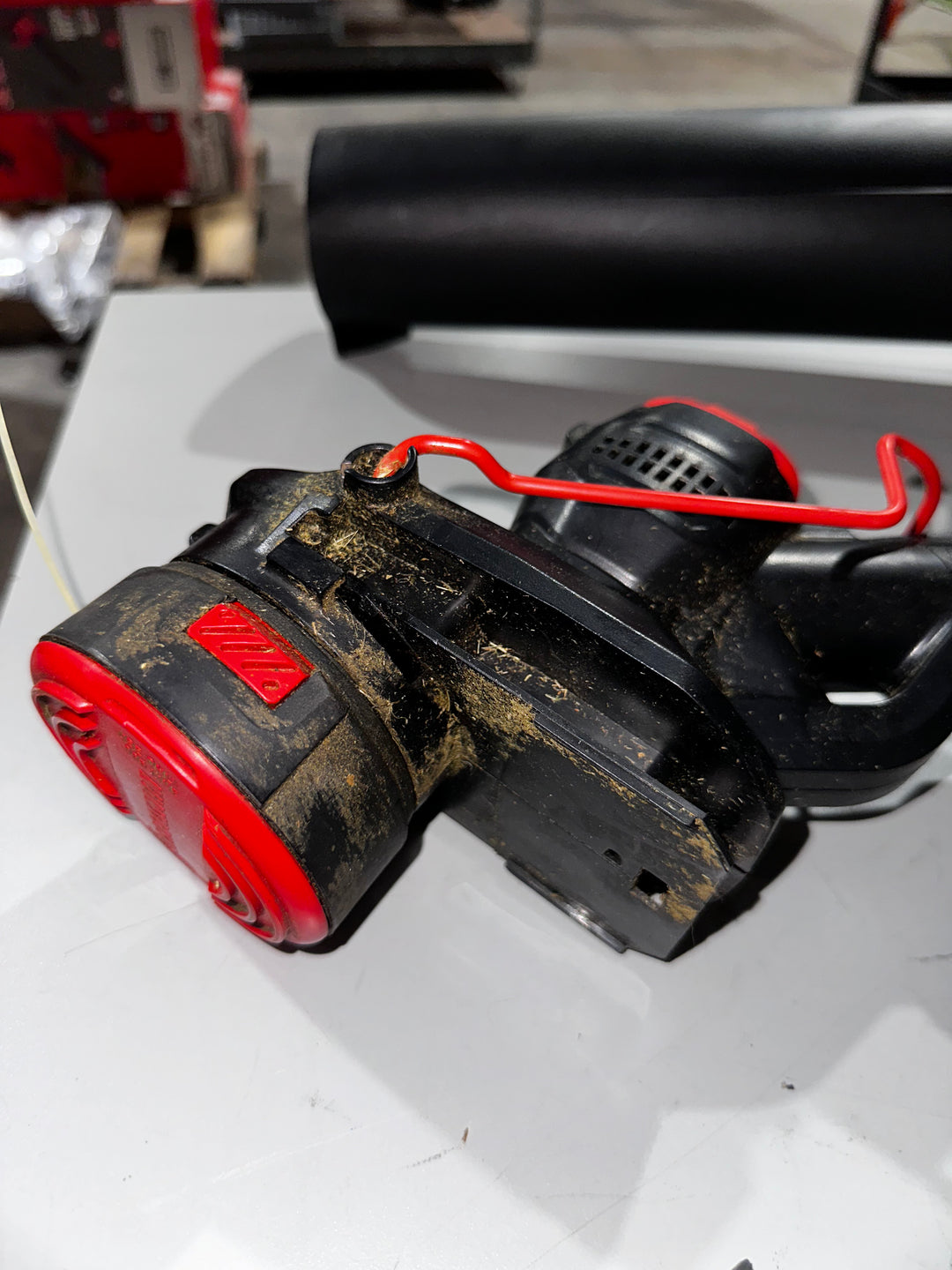 Kit combinado de recortadora de hilo y soplador de hojas inalámbrico CRAFTSMAN V20 de 20 voltios máx., 2 Ah (batería y cargador incluidos) (USADO)