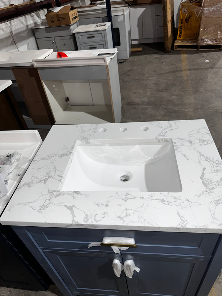 Mueble de baño Allen + Roth Lancashire de 30 pulgadas con lavabo bajo encimera en azul Chambray y encimera de piedra artificial blanca (dañado)