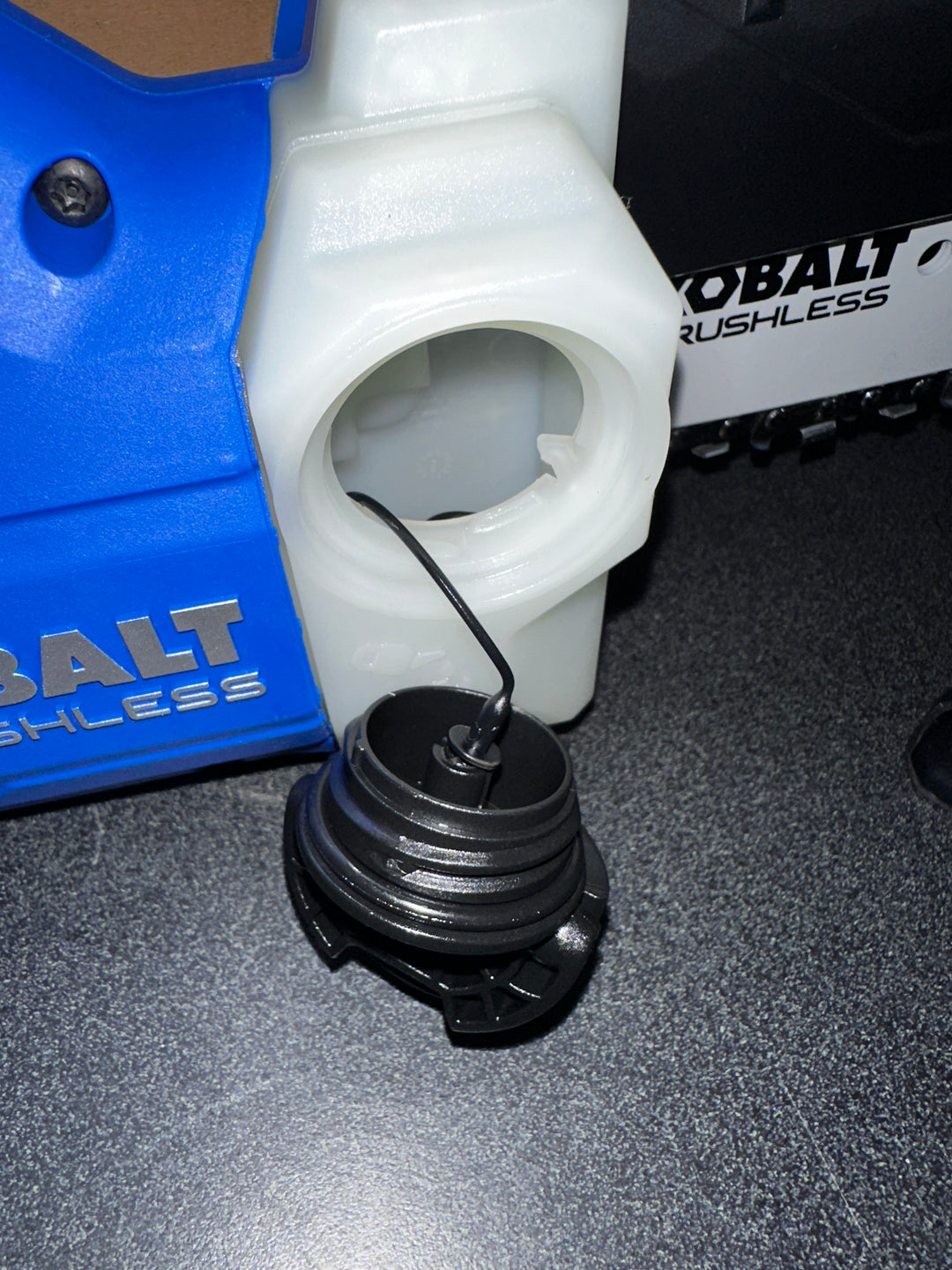 Kobalt 24-volt 6-in Battery 2.0 Ah Chainsaw Battery Included Charger Included (used)