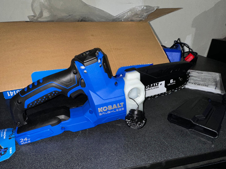 Kobalt 24-volt 6-in Battery 2.0 Ah Chainsaw Battery Included Charger Included (used)