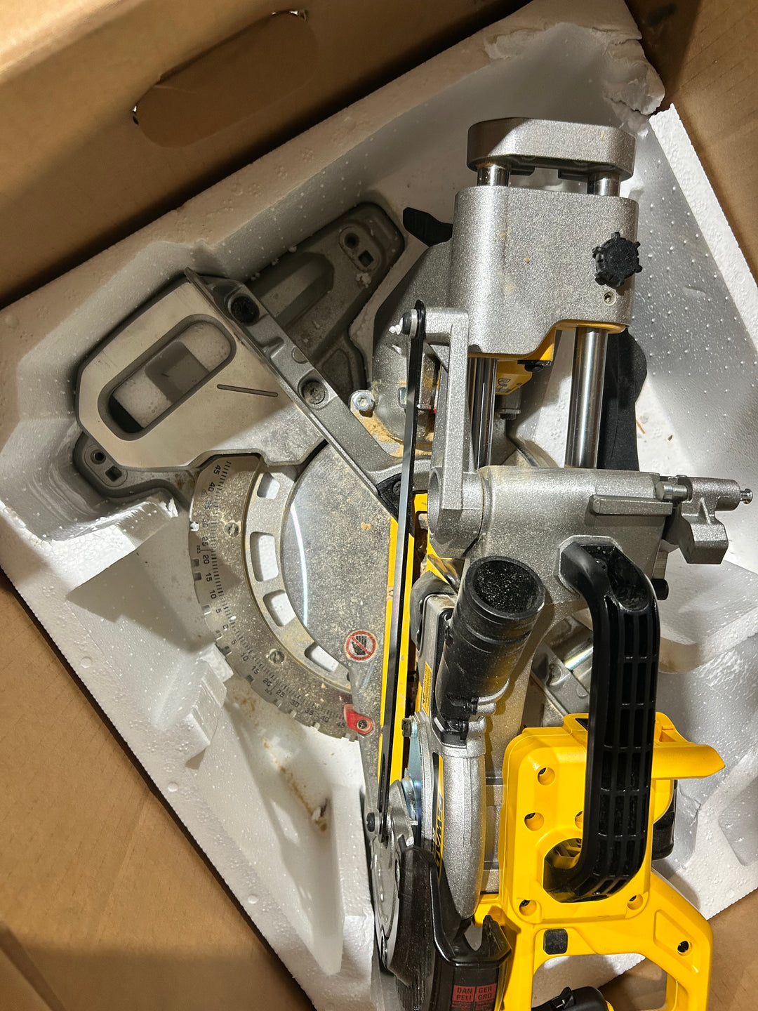 DEWALT 7-1/4-in 20-volt max Single Bevel Sliding Compound Cordless Miter Saw (used)