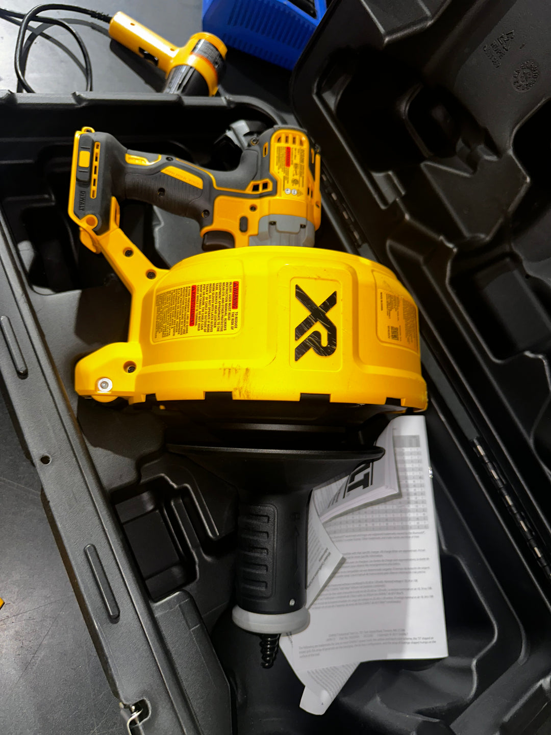 DEWALT 20-Volt 5/16-in dia x 35-ft L Black oxide 2 Ah Cordless Machine Augers (Battery Included) (Charger Included) (Used)