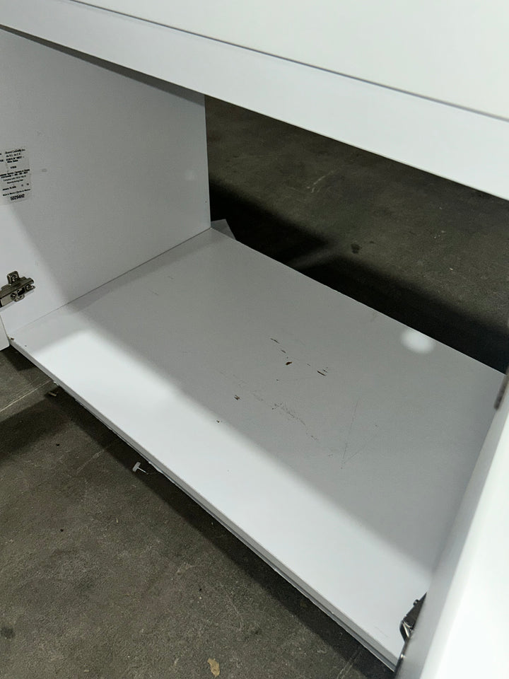 Project Source Dover 30-in True White Single sink Bathroom Vanity with White Cultured marble Top (damaged)