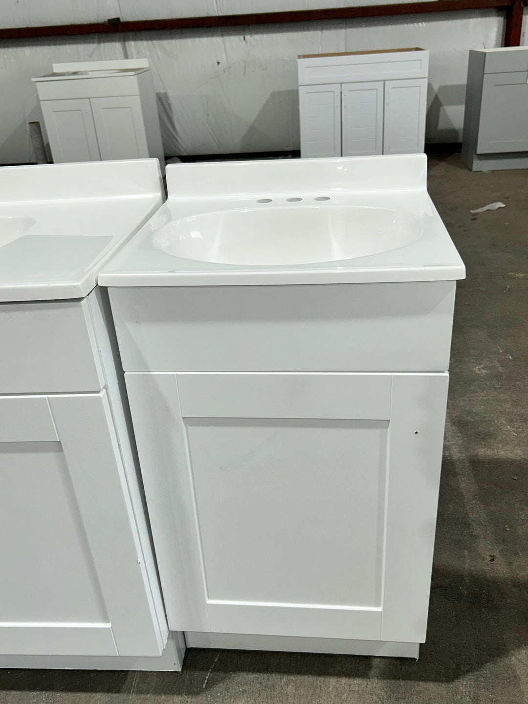 Project Source Dover 18-in True White Single sink Bathroom Vanity with Top (open Box)