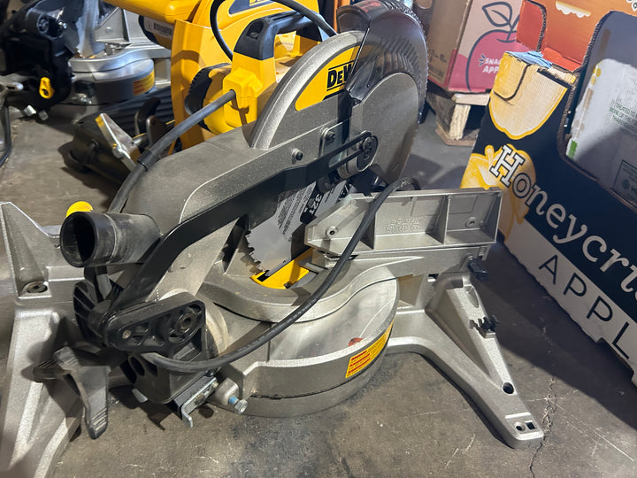 DEWALT 12-in 15-Amp Single Bevel Compound Corded Miter Saw (USED)