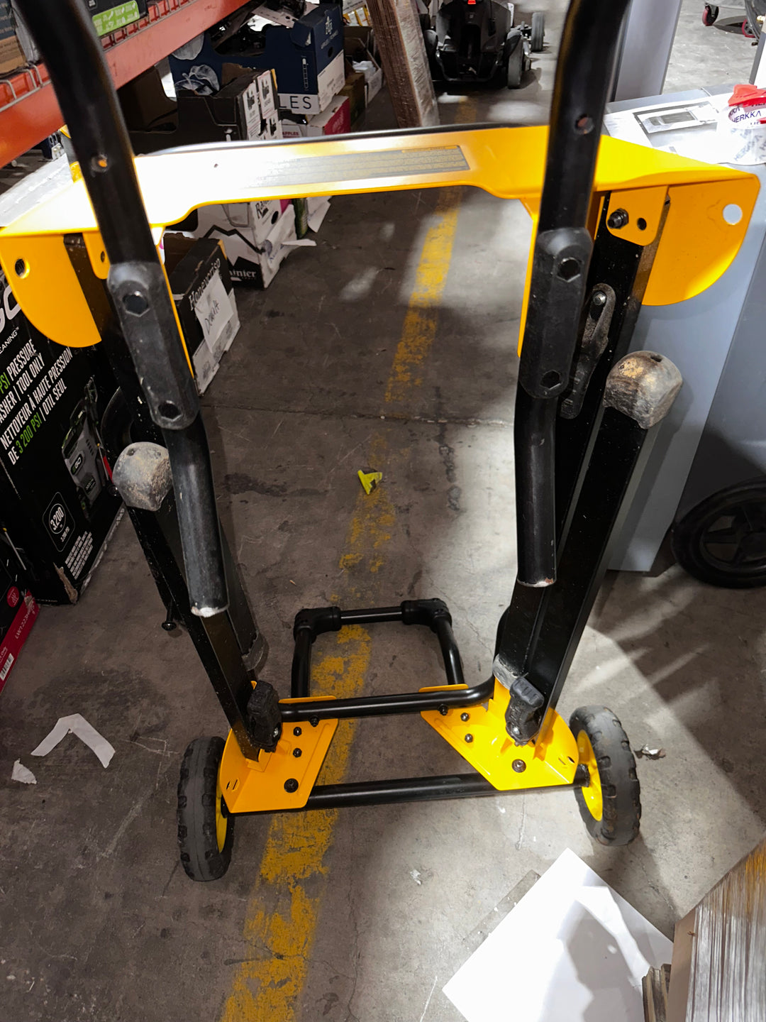 DEWALT 31.5 lbs. Rolling Table Saw Stand (USED)
