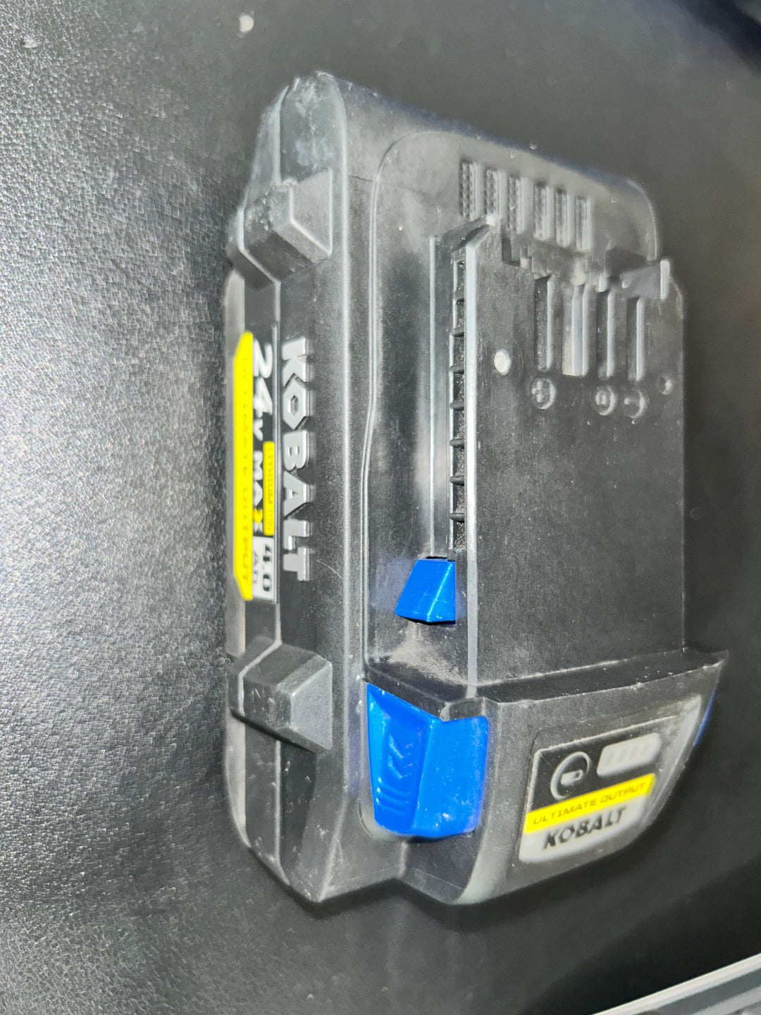 Kobalt Ultimate Output 24 -Volt 1 -Pack Lithium ( 4 Ah Battery ) (used)