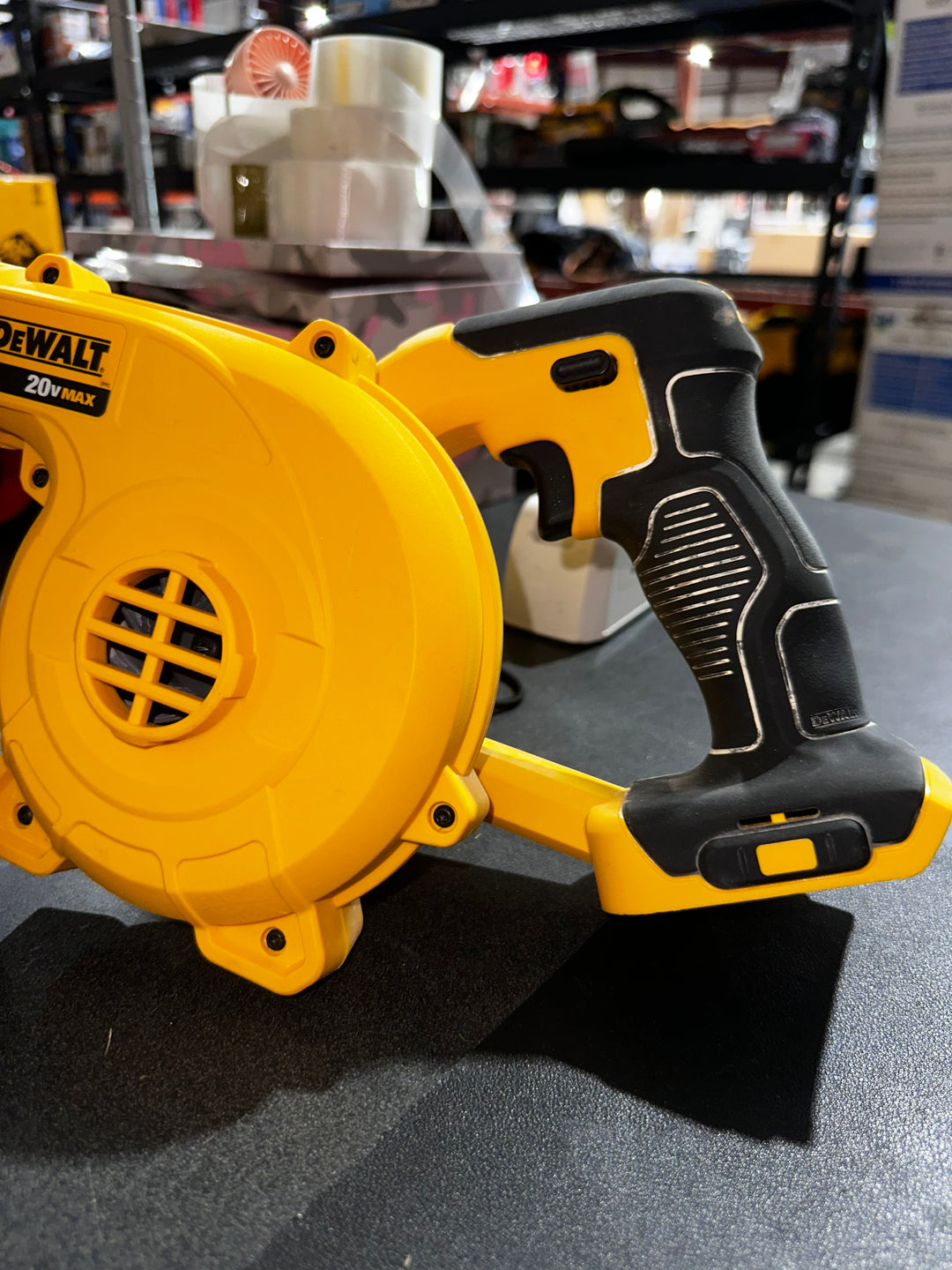 DEWALT 20-volt max Jobsite Blower (Used)