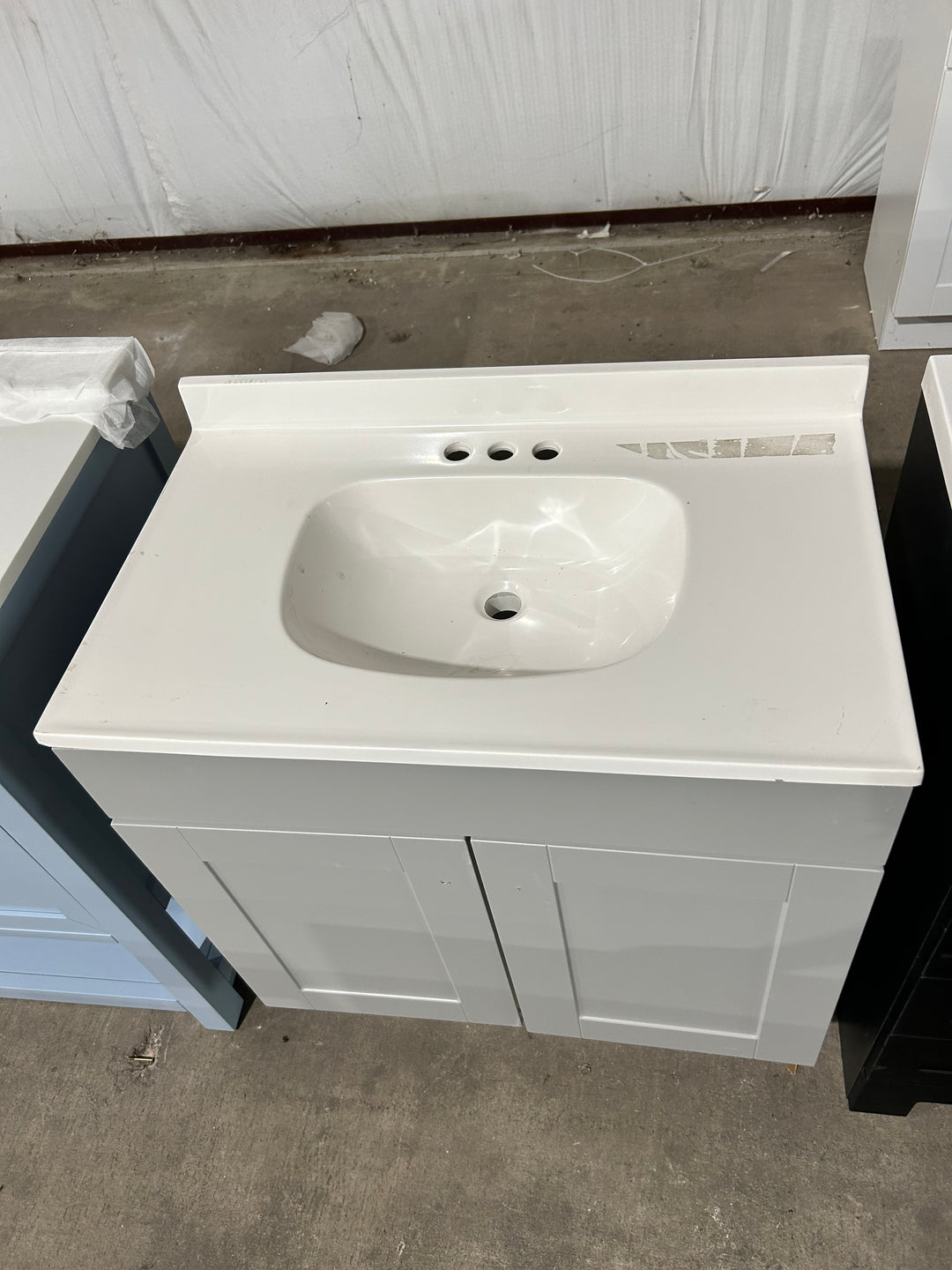 Project Source Dover 30-in Light Gray Single Sink Bathroom Vanity with White Cultured Marble Top (DAMAGED TOP)