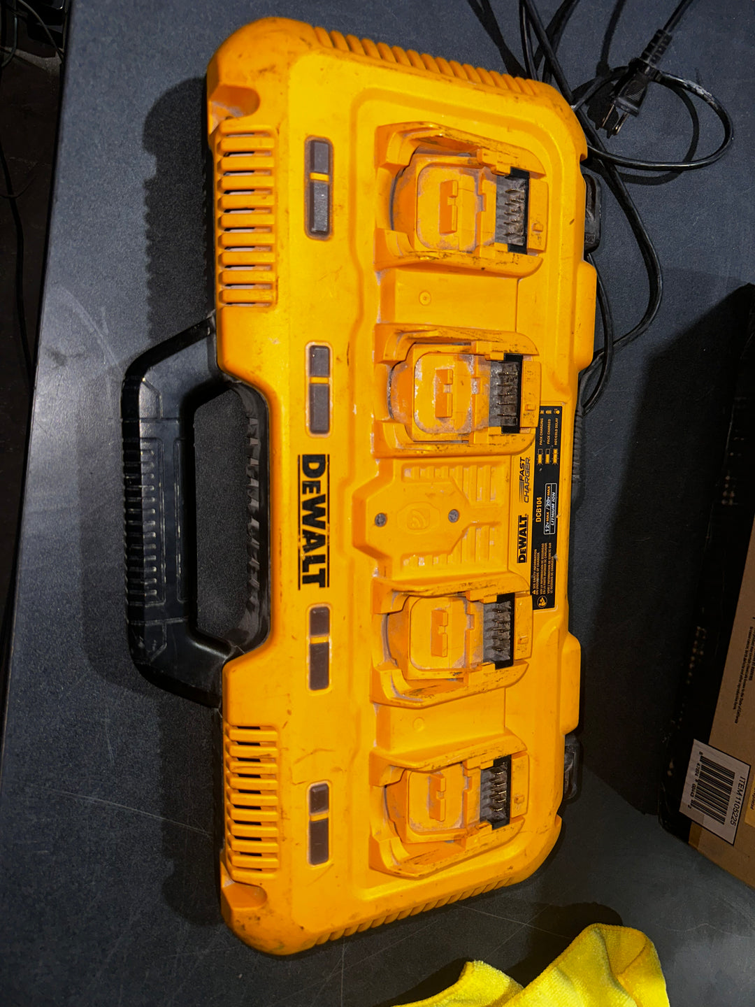 DEWALT 12V/20V/60V MAX 4-Port Lithium-Ion Battery Charger (Used)(Bare Tool)