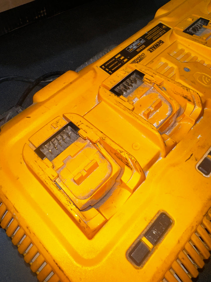DEWALT 12V/20V/60V MAX 4-Port Lithium-Ion Battery Charger (Used)(Bare Tool)