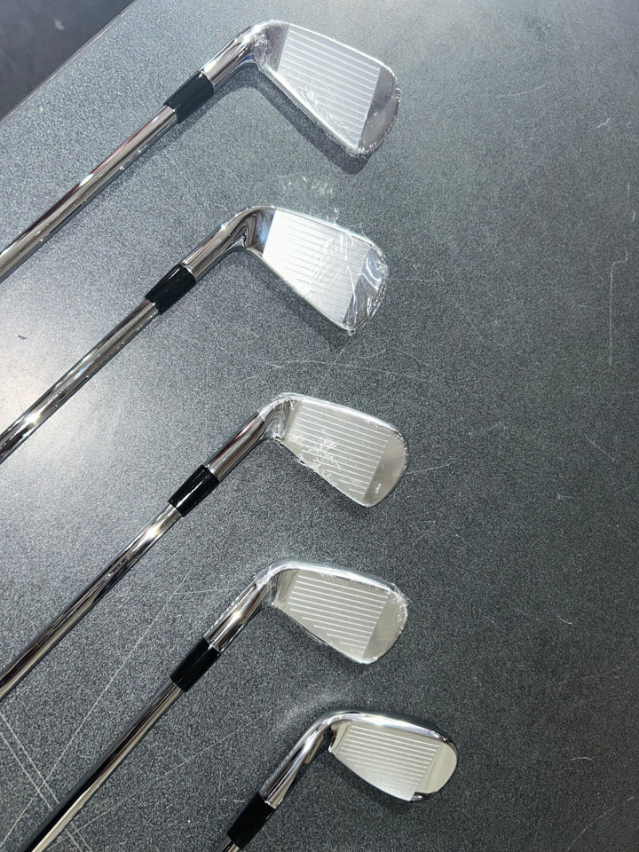 Kirkland Signature 7-piece Players Iron Set, Right Handed (USED)