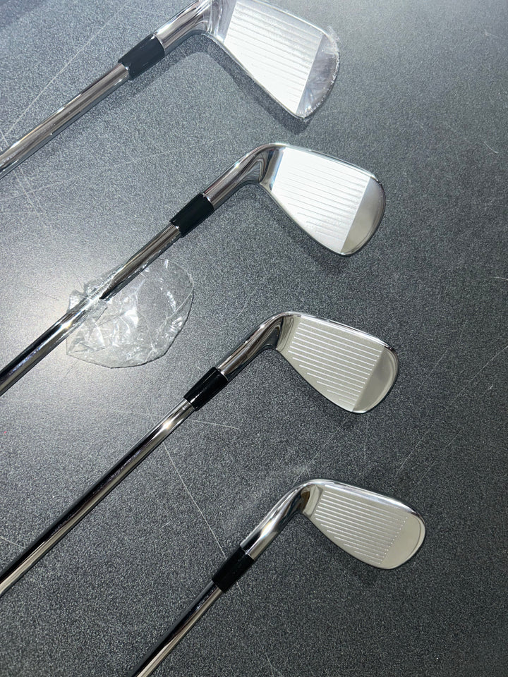Kirkland Signature 7-piece Players Iron Set, Right Handed (USED)