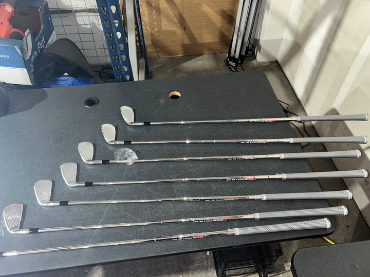 Kirkland Signature 7-piece Players Iron Set, Right Handed (USED)