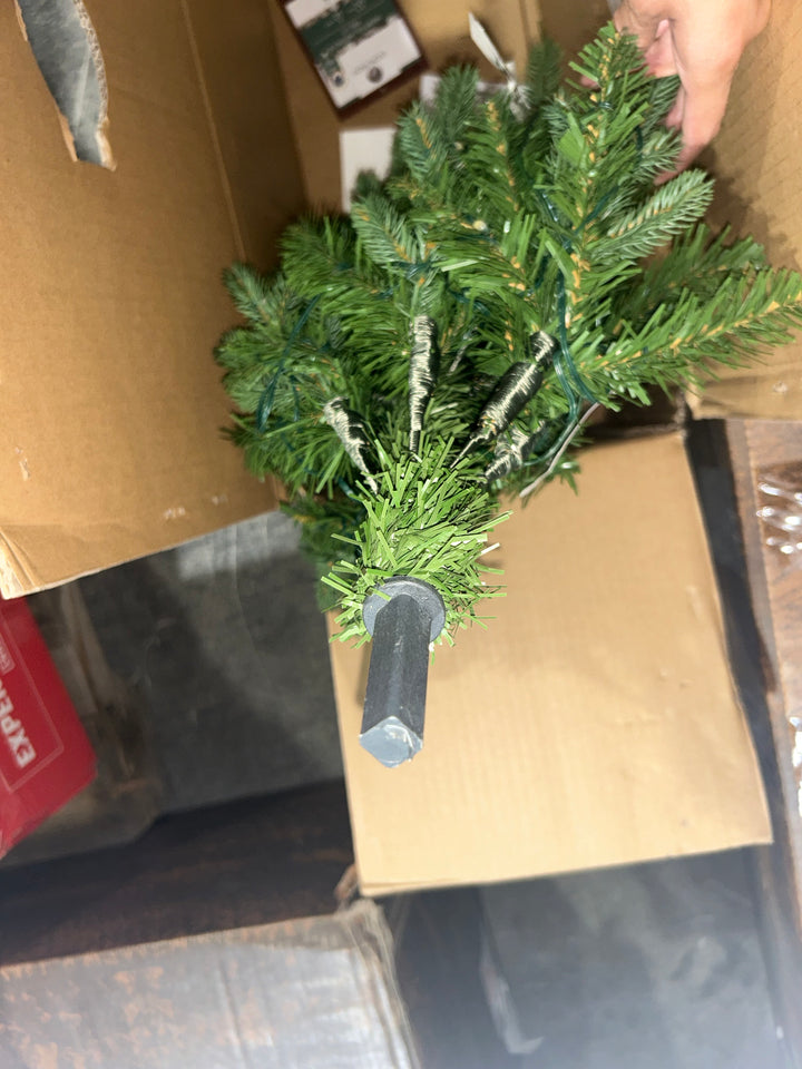 Everlands 7.5-ft. Killington LED Artificial Christmas Tree (USED)