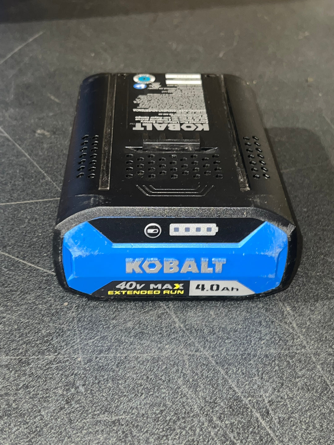 Kit combinado de recortadora de hilo y soplador de hojas inalámbrico Kobalt Gen4 de 40 voltios y 4 Ah (batería y cargador incluidos) (USADO)