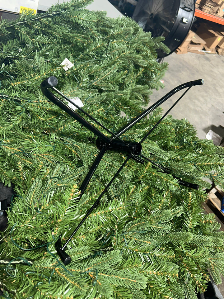 Everlands 7.5-ft. Killington LED Artificial Christmas Tree (USED)