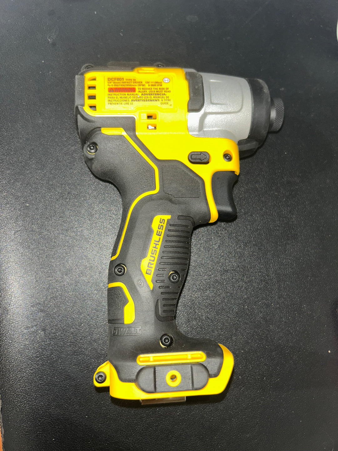 Atornillador de impacto inalámbrico sin escobillas DEWALT XTREME de 12 voltios máx. y 1/4 pulg. (herramienta básica)