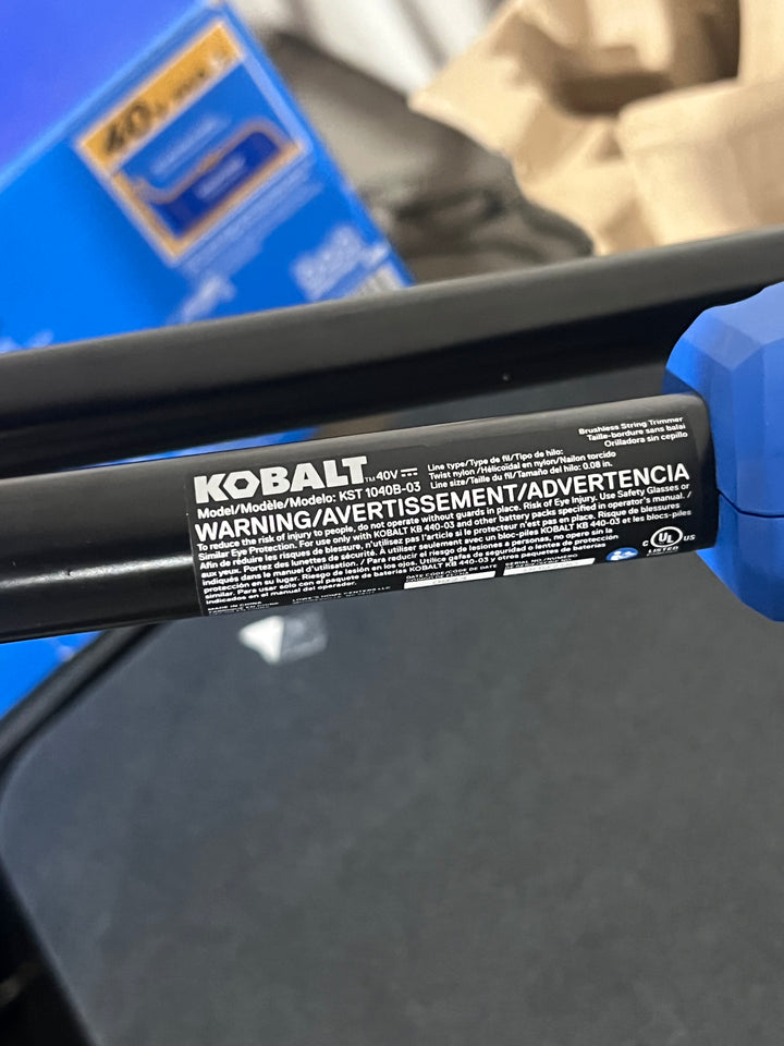 Kit combinado de recortadora de hilo y soplador de hojas inalámbrico Kobalt Gen4 de 40 voltios y 4 Ah (batería y cargador incluidos) (USADO)