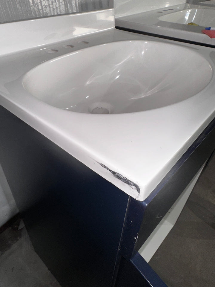 Project Source Dover 18-in Navy Blue Single Sink Bathroom Vanity with White Cultured Marble Top (DAMAGED)